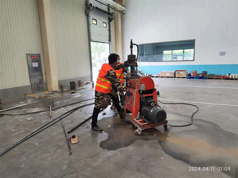 宁蒗厂房地面下沉塌陷注浆加固施工